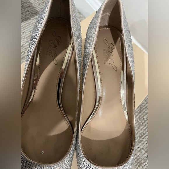 Jewel Badgley Mischka Women's Frenchie Kitten Heel Evening Pumps - Picture 4 of 6
